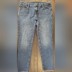 Gap Girlfriend Jeans. 16/33T